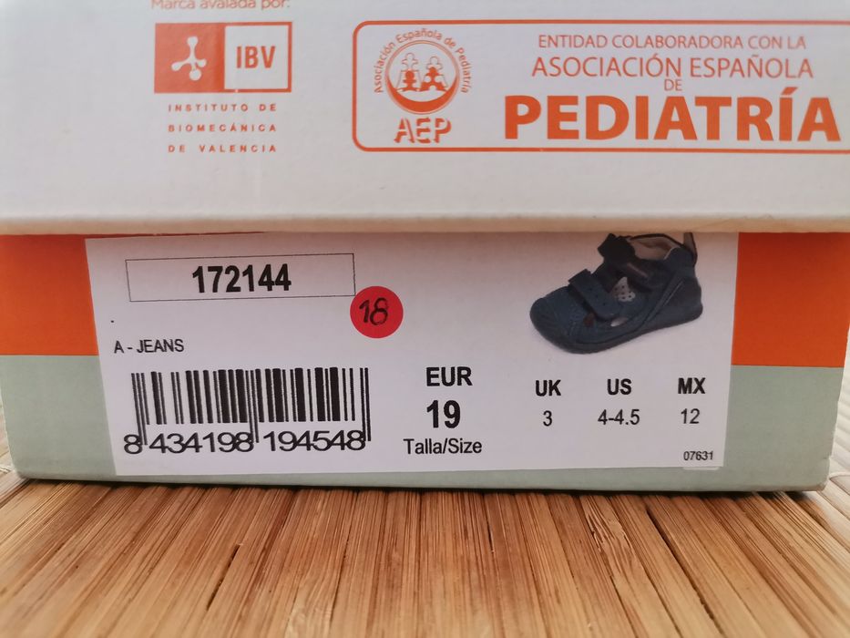 Sapatos Biomecanics  Tam. 19