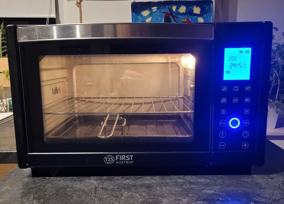 Piekarnik wolnostojacy First Austria,  piekarnik 30 litrów Termoobieg