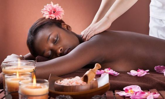 Massagem terapêutica no seu conforto por 40 min
