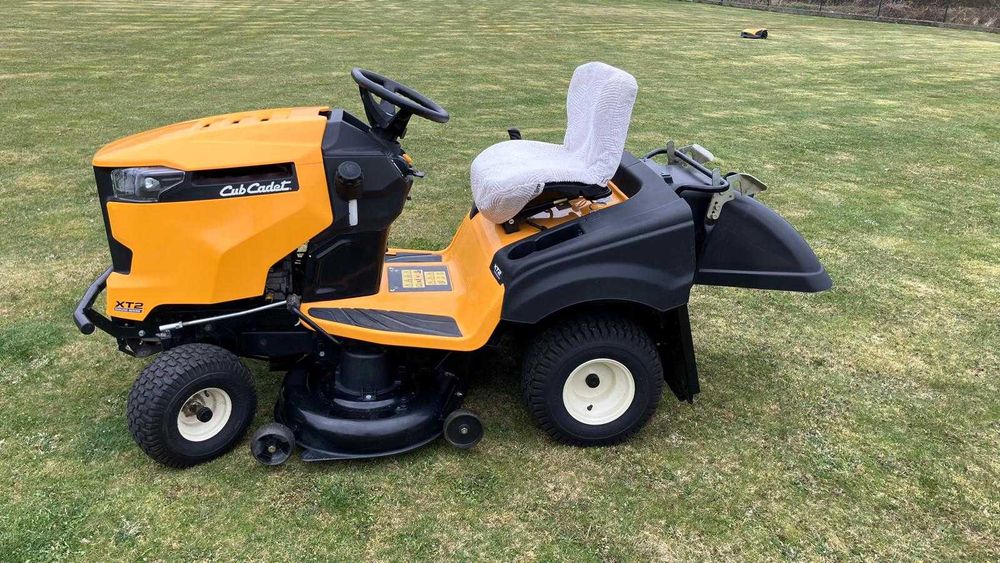 Traktorek ogrodowy Cub Cadet XT2