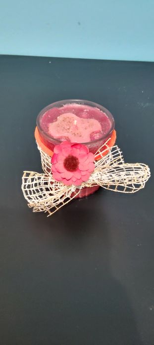 Świeczki ręcznie robione z wosku przczelego