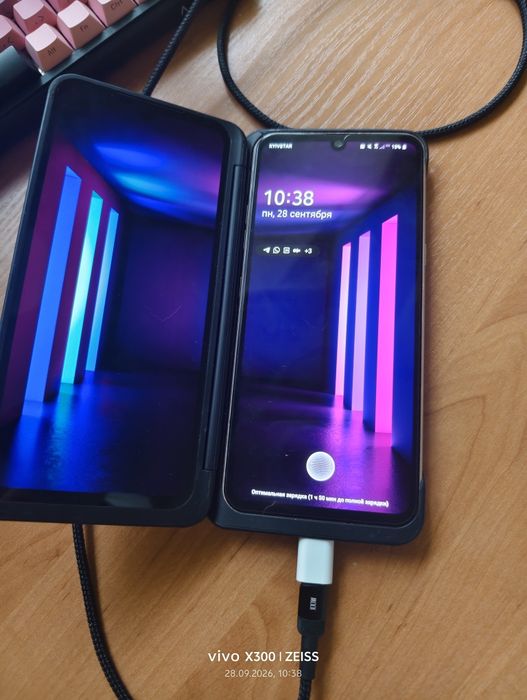 LG V60 ThinQ 5G 8/128 1 sim з двойним екраном