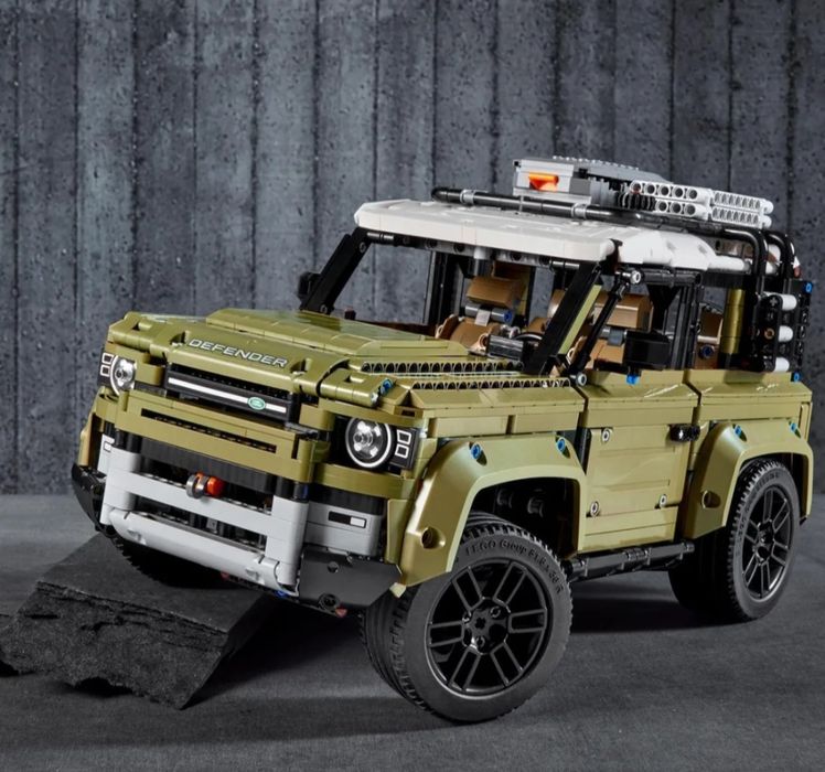 Land Rover Defender 2573 szt klocków, Model 42110
