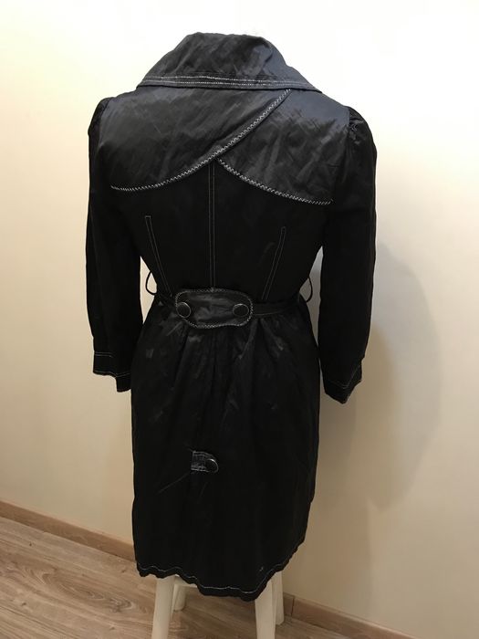 Płaszcz czarny ze srebrną nitką gothic