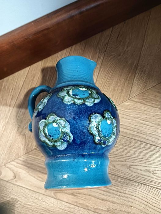 Dzbanek ceramiczny z uchem Strehla kwiaty