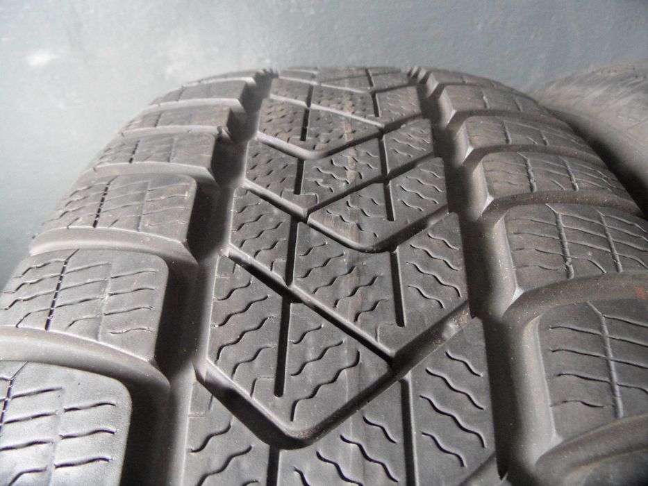 71 opony zimowe 225/60/18