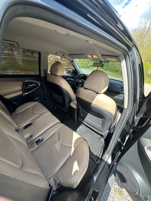 Продається Toyota RAV4