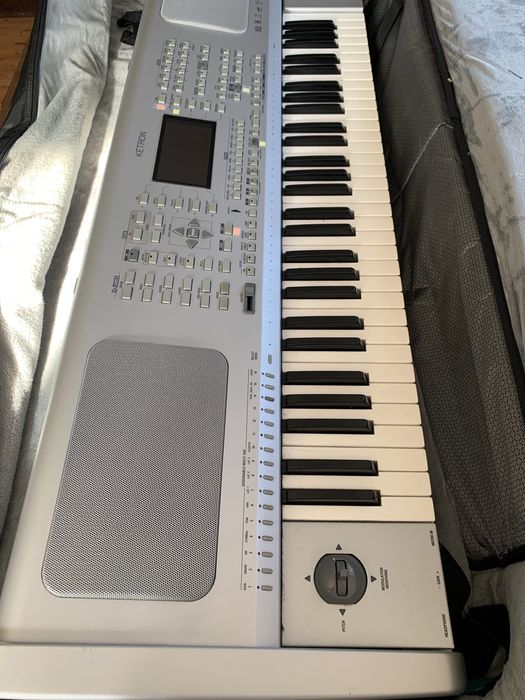 Синтезатор Ketron SD5