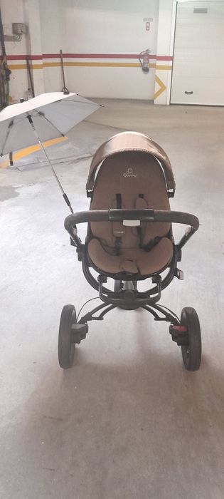 Quinny - Carrinho bebe com guarda sol