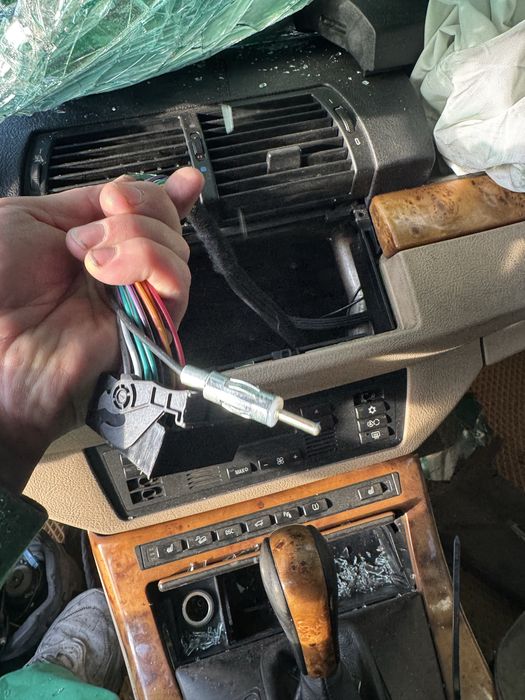 Продам автомагнитолу андроид для бмв е53