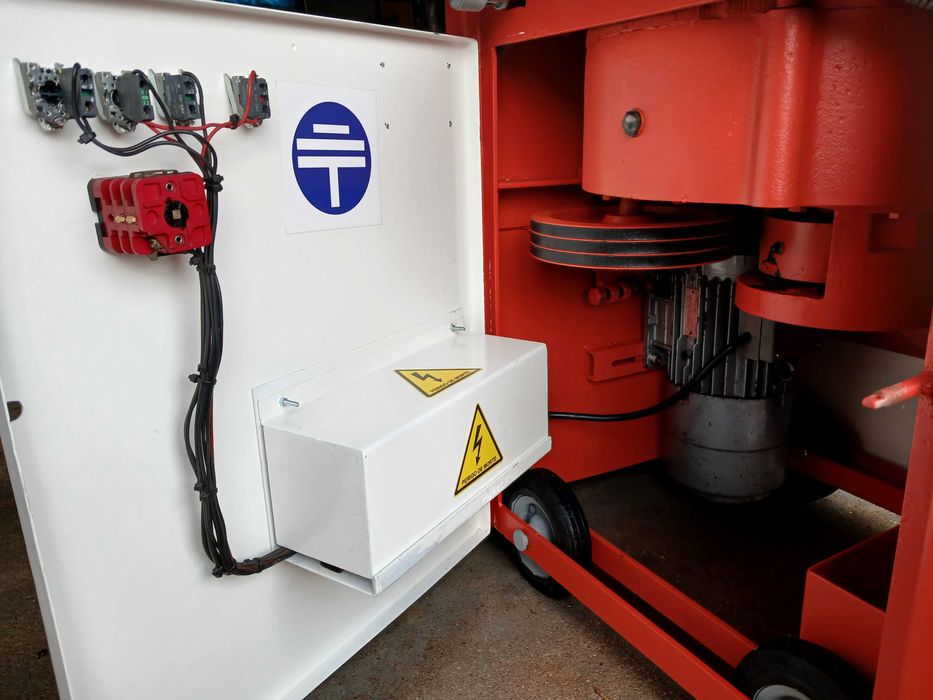 Maquina De Cortar e Dobrar Ferro 26/32