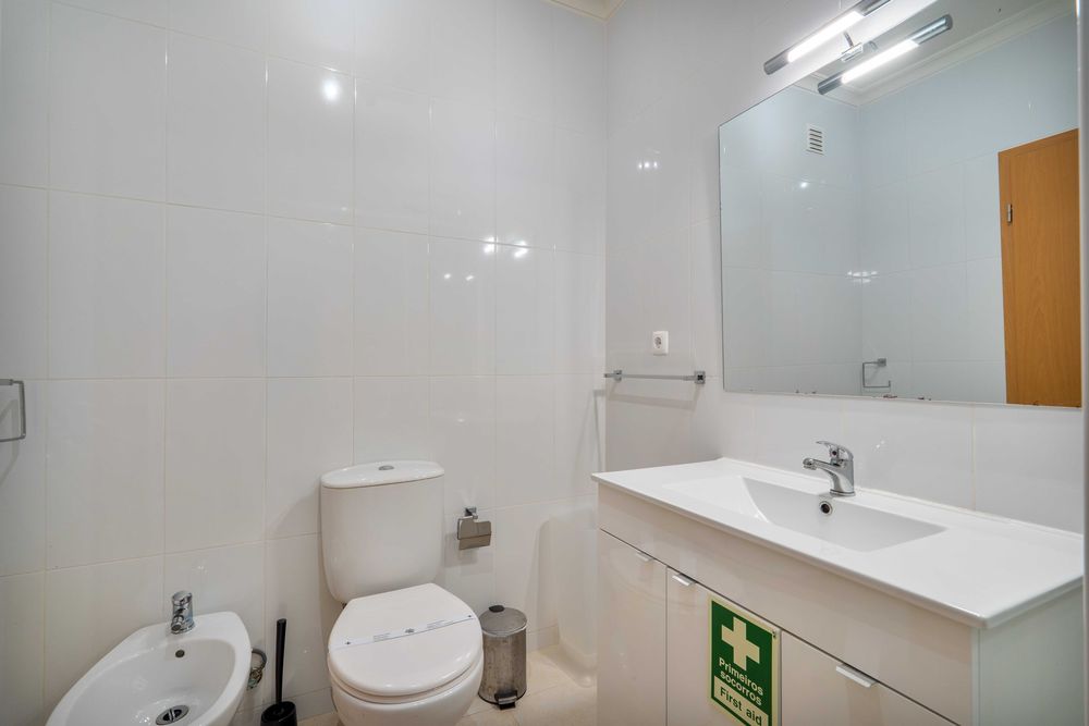 Apartamento T2 perto da Praia com Garagem e Piscina