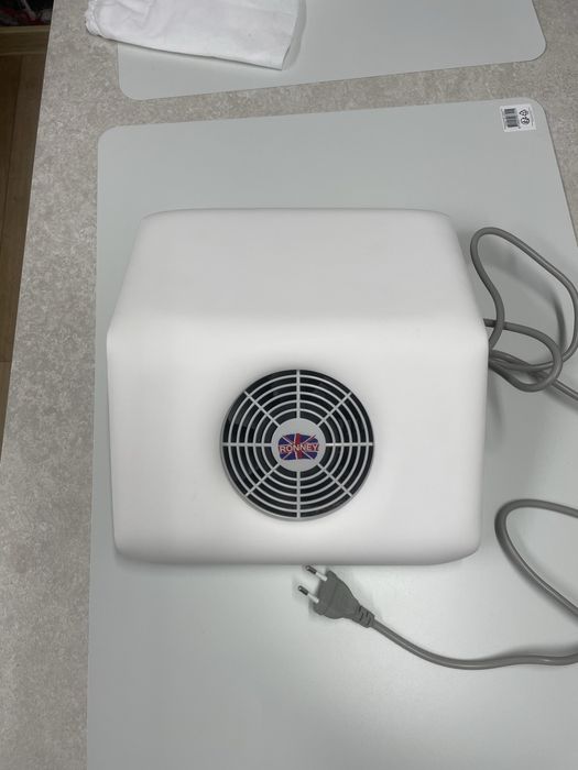 Pochłaniacz pyłu do paznokci hybryda