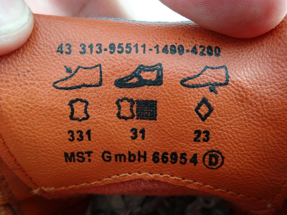 Buty BUGATTI roz 42 Pantofle Biznesowe