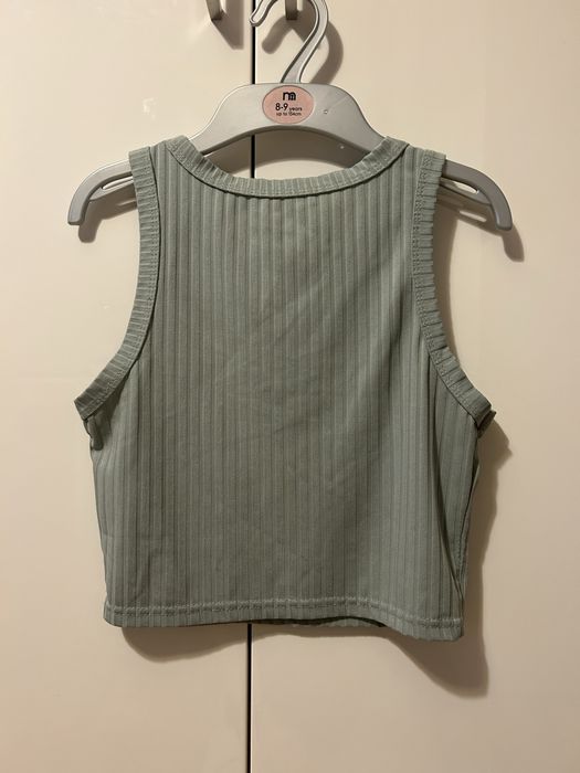 Crop top.