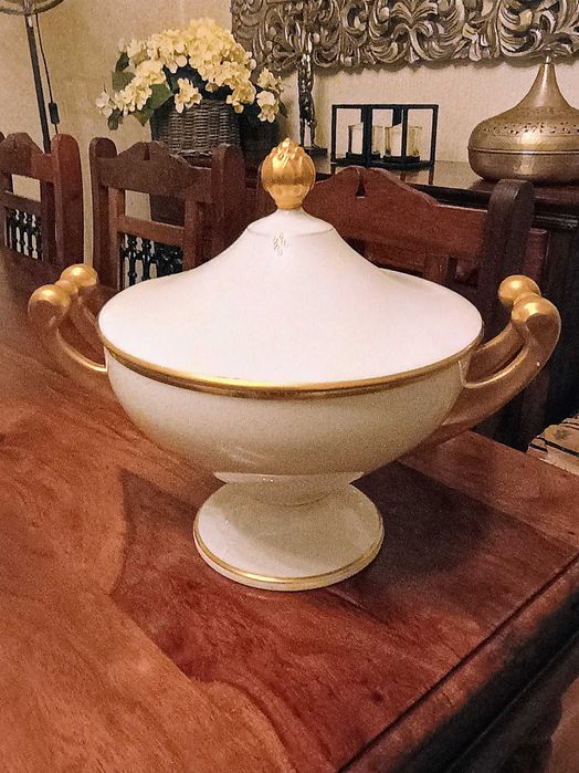 Piękna, porcelanowa waza