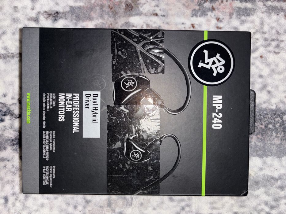 Mackie MP-240 - Profesjonalne monitory douszne