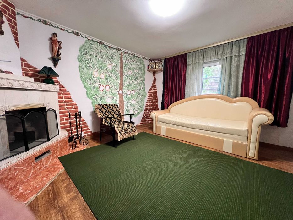 Будинок біля річки