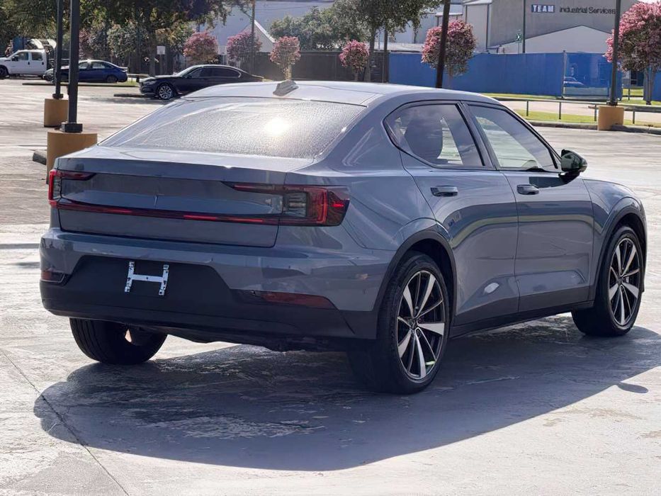 Polestar 2      2021
