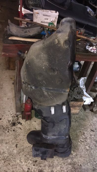 Паливний бак бензобак Nissan juke 1.6i 2010-17 17205-9u01a