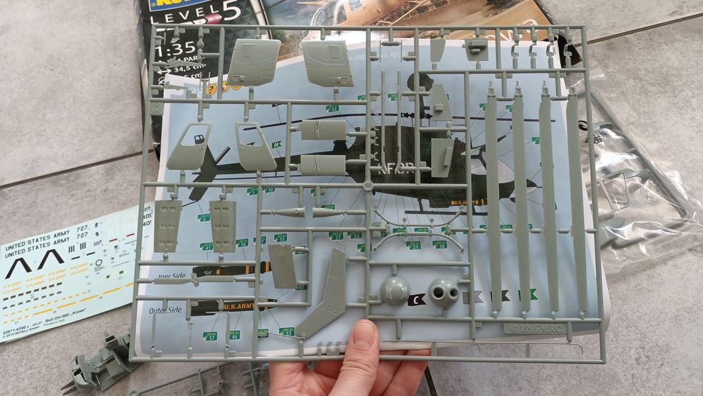 Сборная моделювання модель збірна 1/35 Bell OH-58 Kio винтажwa Revell 03871 колекція