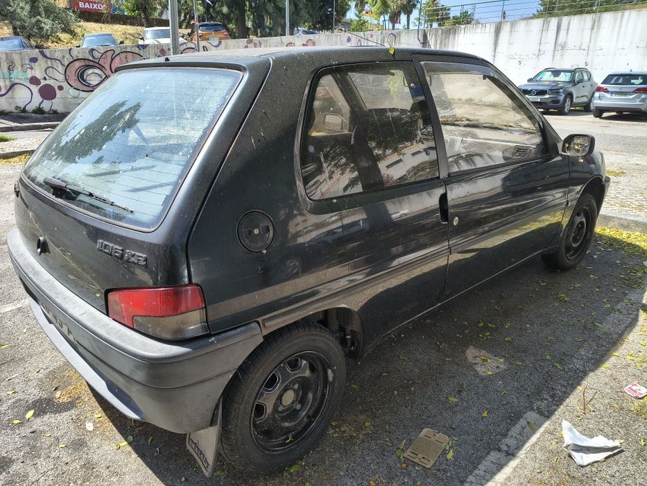 Peugeot 106 com junta queimada
