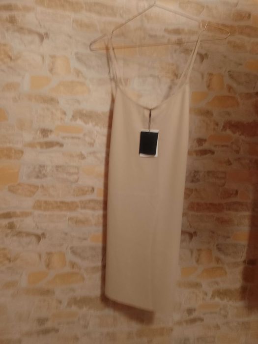 (38/M) ZARA/ Beżowa halka modelująca z Madrytu, NOWA