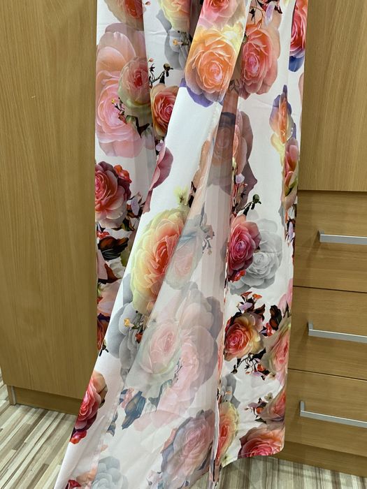 Piękna długa sukienka kwiatowa