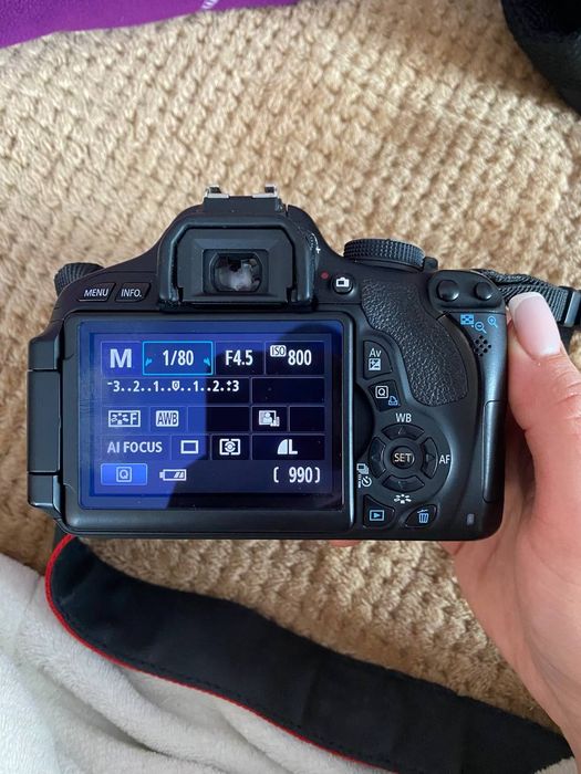 Фотоапарат Canon EOS 600D