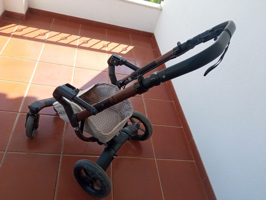 Carrinho de bebé (Ovo, cadeira, alcofa e isofix) Trio Concord Neo