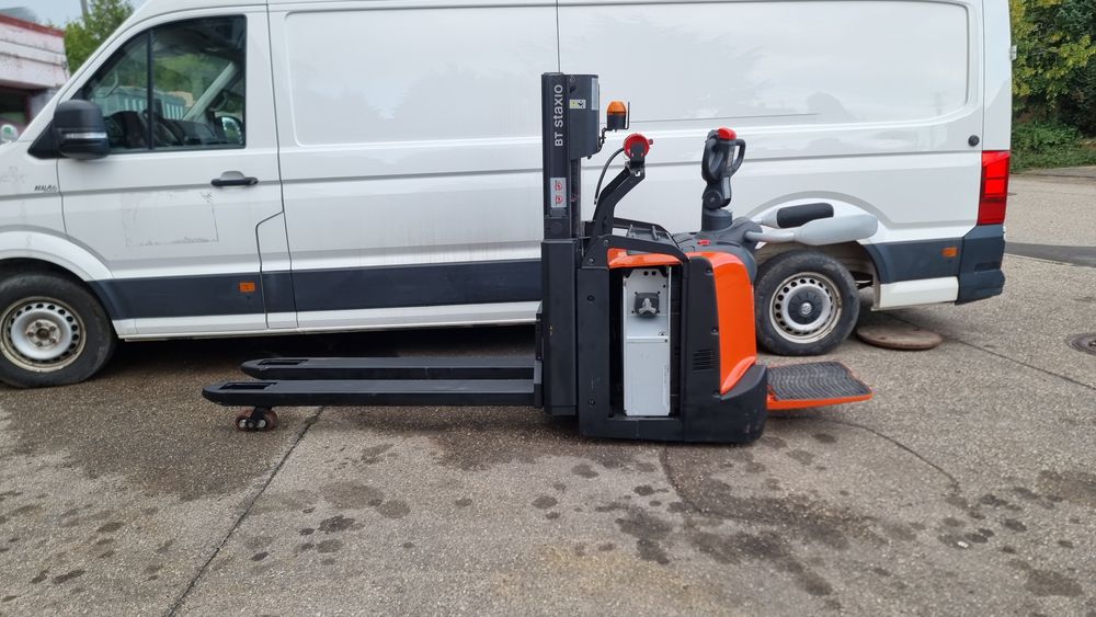 Электроштабелер BT TOYOTA SPE200D з літій-іонною батареєю