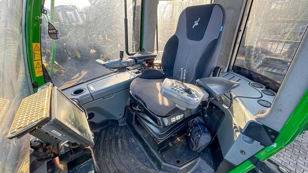 Forwarder John Deere 1110E rok 2013