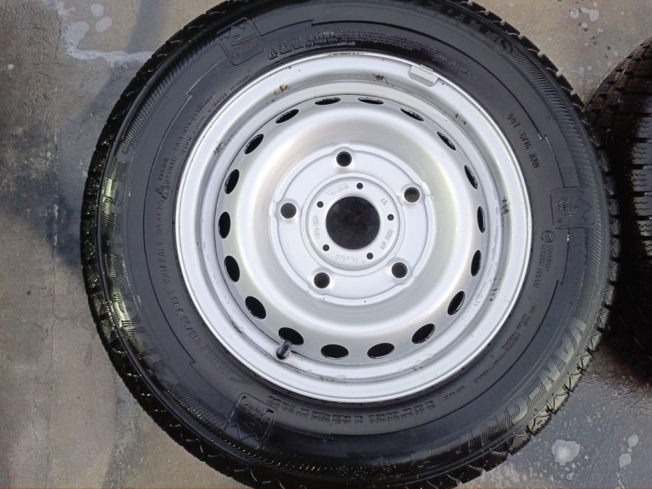 5/160r15 Ford Transit