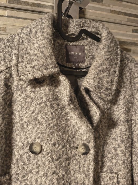 Płaszcz wełniany zimowy z kieszeniami elegancki