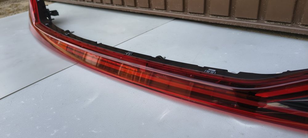 Blenda Klapy Lampa Cupra Formentor 5FF
