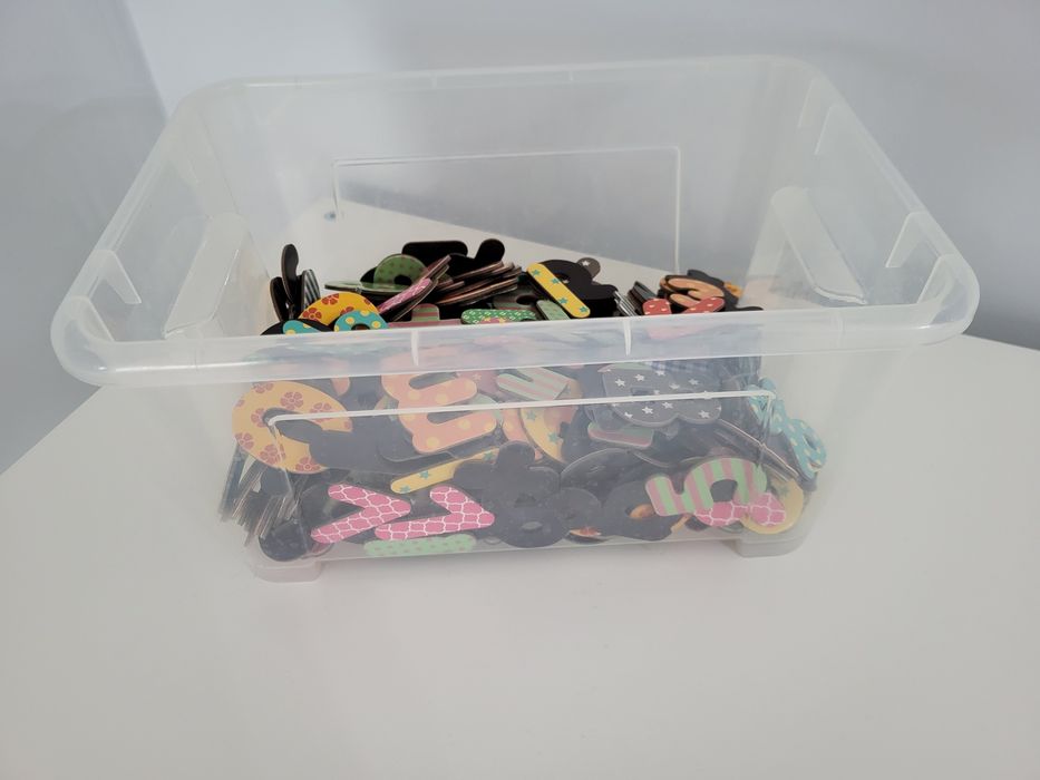 Magnesy cyfry i litery