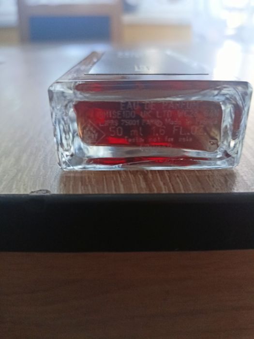 Perfum serge lutens santal majuscule
