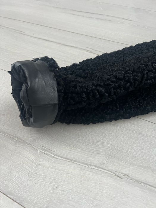 Futro z karakół . Krotkie, czarne, w mega dobrym stanie