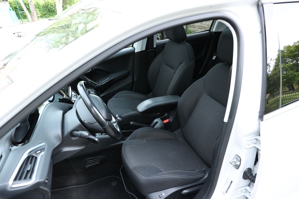 Peugeot 208 1.2 Puretech 100km