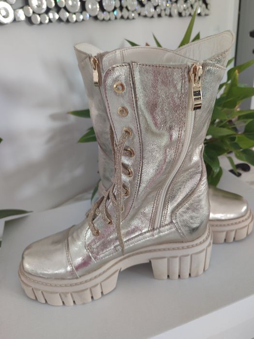 Eleganckie workery złote z ozdobami kolory naturalna skóra