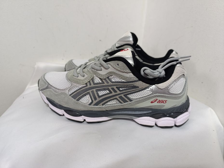 Asics Gel NYC buty sportowe nowe z metką 42