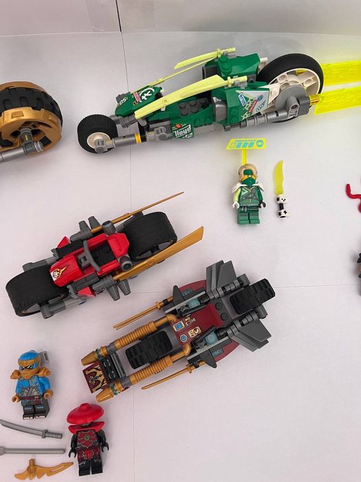 Набори Lego Ninjago та фігурки