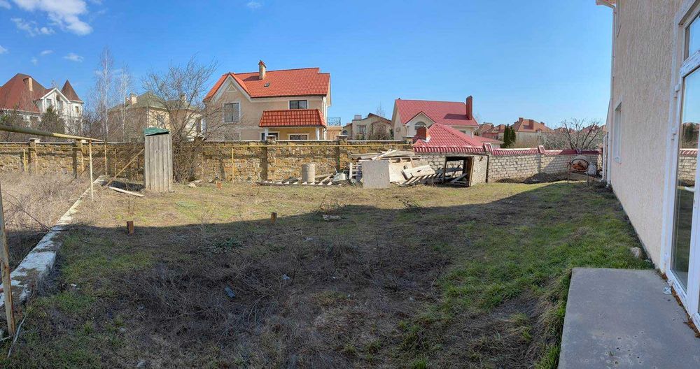 Дом под чистовую отделку в Совиньоне