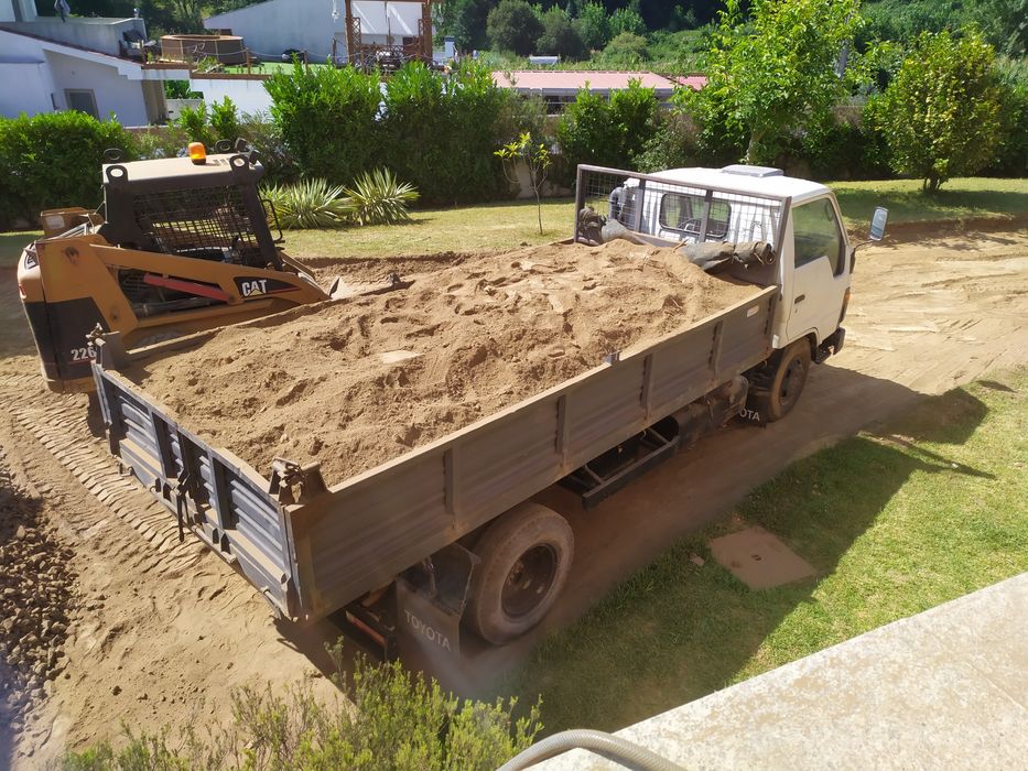 Desaterros Terraplenagem Demolições