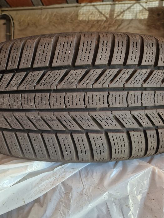Vendo pneus com jantes originaos novos