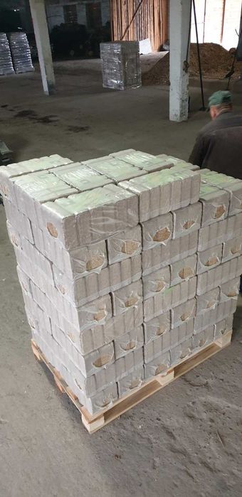 Продам брикет типу РУФ з деревини 13000грн.