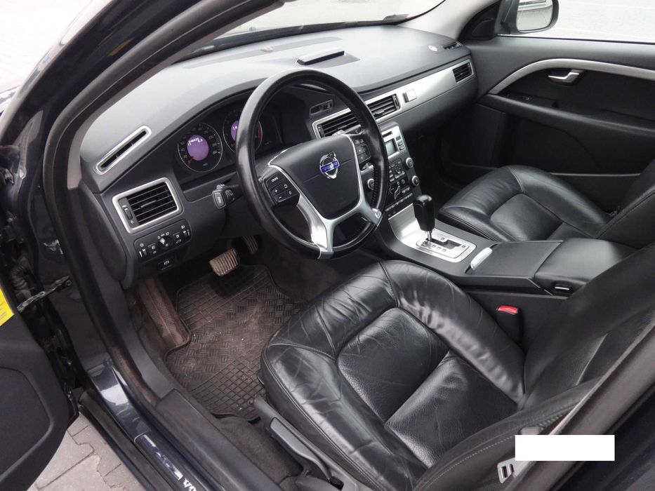 Volvo V70 – 2.4D 175 KM MOMENTUM