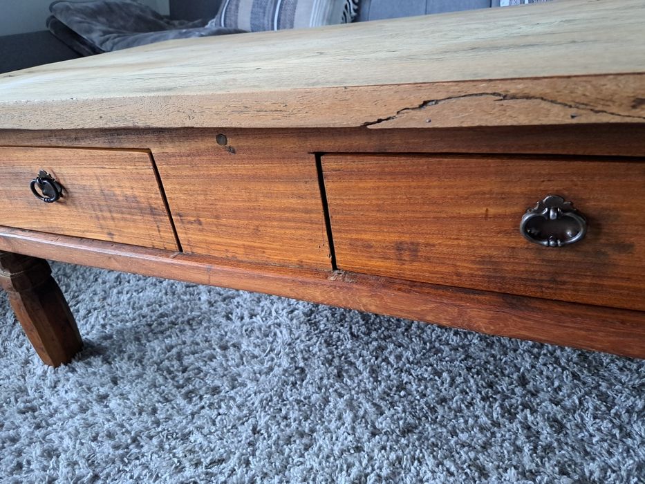 Stolik kawowy drewno orzech