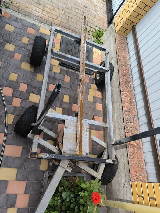 Причіп платформа для генератора.