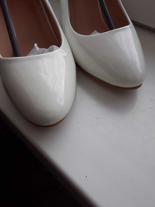 Buty do ślubu r.38 ładne i wygodne:)jak nowe!